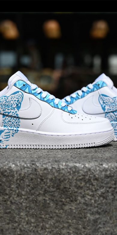 Chaussure Sneakers personnalisées RD Congo AIR FORCE 1 CUSTOM KIN LA BELLE — SNEAPS CUSTOM 2 blanche et bleue